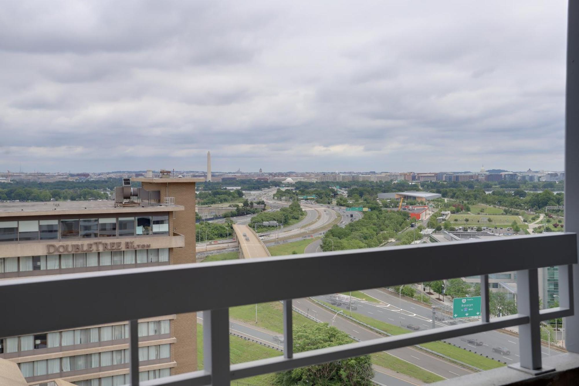 Unique Apartment In A Great Pentagon City Location Arlington Esterno foto